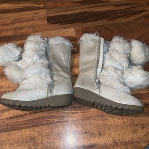 Shoes - Fluffy girls boots size 10 toddler Shoes - Fluffy girls boots size 10 toddler